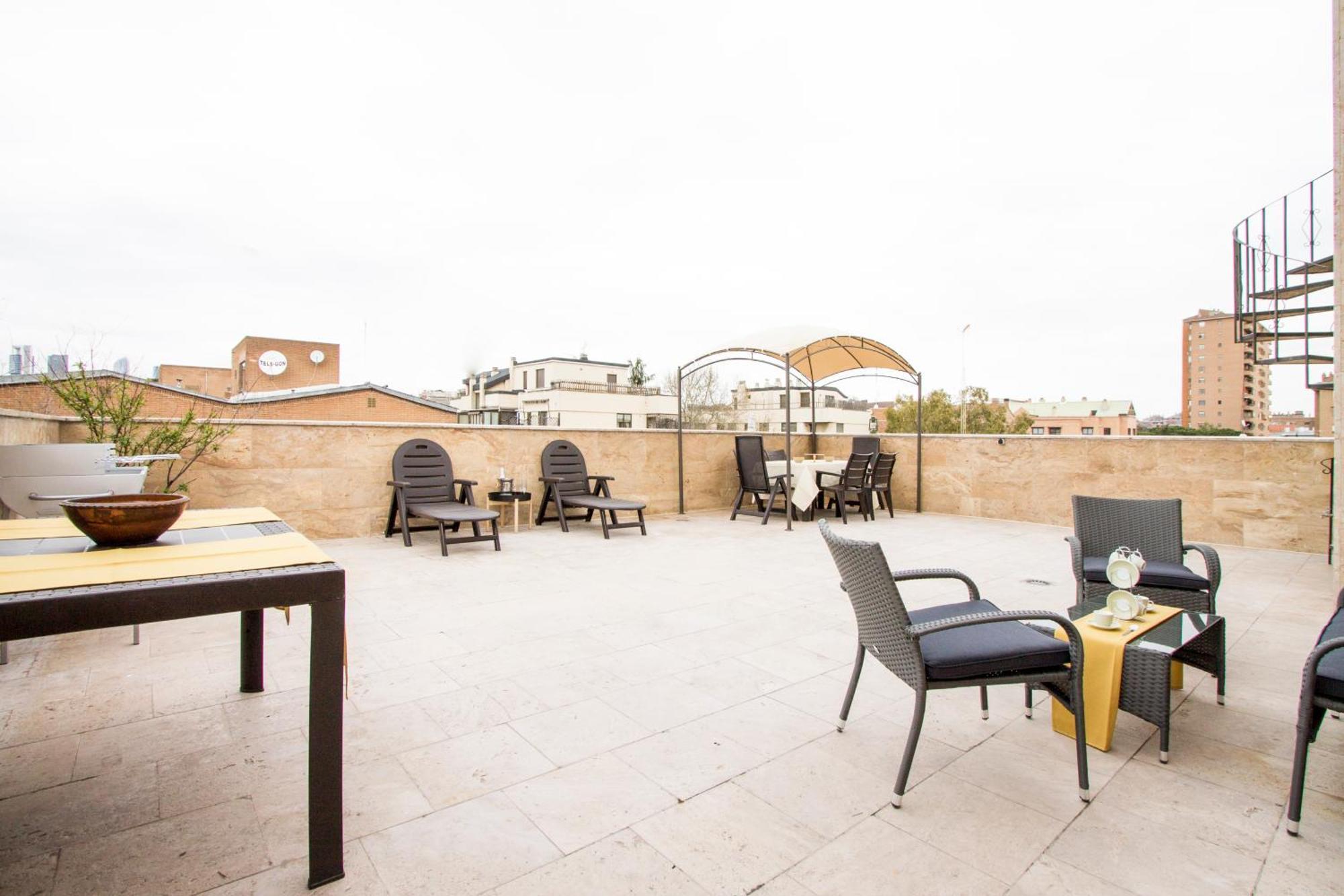 Apartamentos Villablino Arturo Soria Madrid Kültér fotó